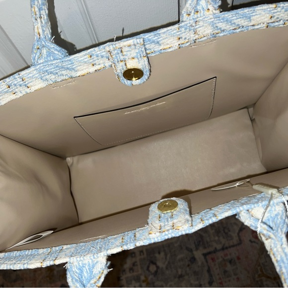 Impressions Online Boutique London Estate Tweed Tote In Sky Blue - One Size - Picture 8 of 10